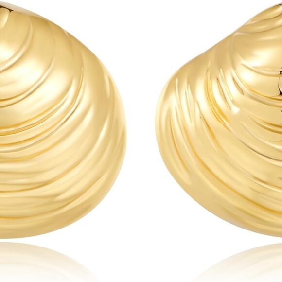 18k Gold Plated Seashell Stud Earrings for Women, Dainty Marine Jewelry for Summ - Picture 1 of 7